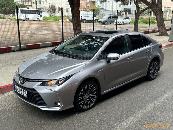 2020 MODEL 1.8HYBİRD FULL 72BİNDE TEMİZ MASRAFSIZ BAKIMLIDIR