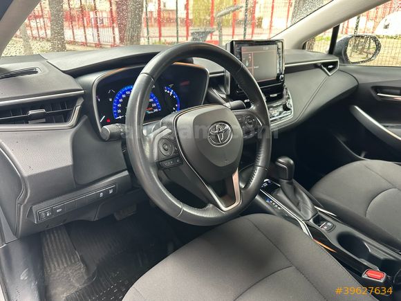 2020 MODEL 1.8HYBİRD FULL 72BİNDE TEMİZ MASRAFSIZ BAKIMLIDIR