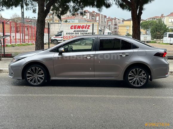 2020 MODEL 1.8HYBİRD FULL 72BİNDE TEMİZ MASRAFSIZ BAKIMLIDIR