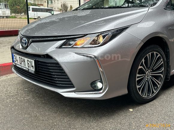 2020 MODEL 1.8HYBİRD FULL 72BİNDE TEMİZ MASRAFSIZ BAKIMLIDIR