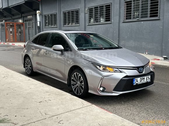 2020 MODEL 1.8HYBİRD FULL 72BİNDE TEMİZ MASRAFSIZ BAKIMLIDIR