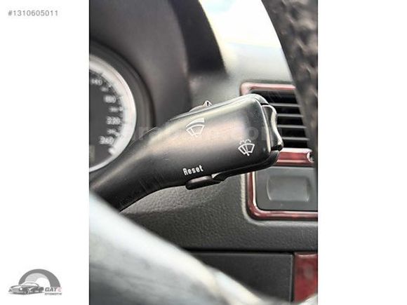 BORA 1.6 SUNROOFLU OTOMATİK VİTES DEĞİŞENSİZ TERTEMİZ FB PLAKA