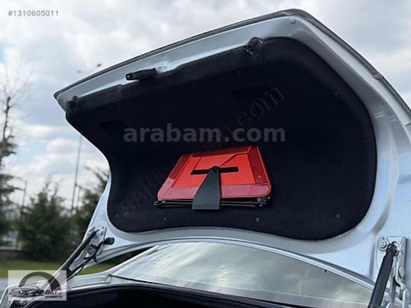 BORA 1.6 SUNROOFLU OTOMATİK VİTES DEĞİŞENSİZ TERTEMİZ FB PLAKA