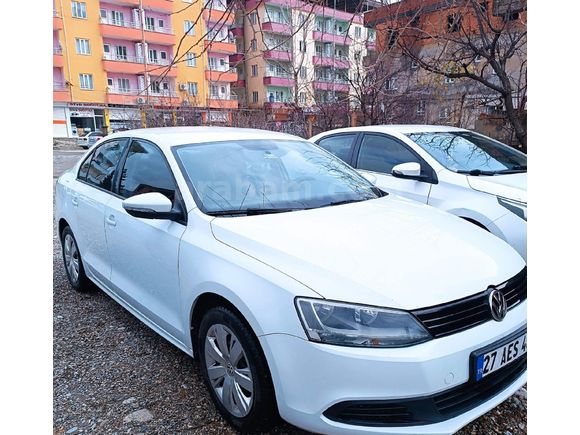 Sahibinden Volkswagen Jetta 1.6 TDi Trendline 2014 Model  203.000 km Beyaz