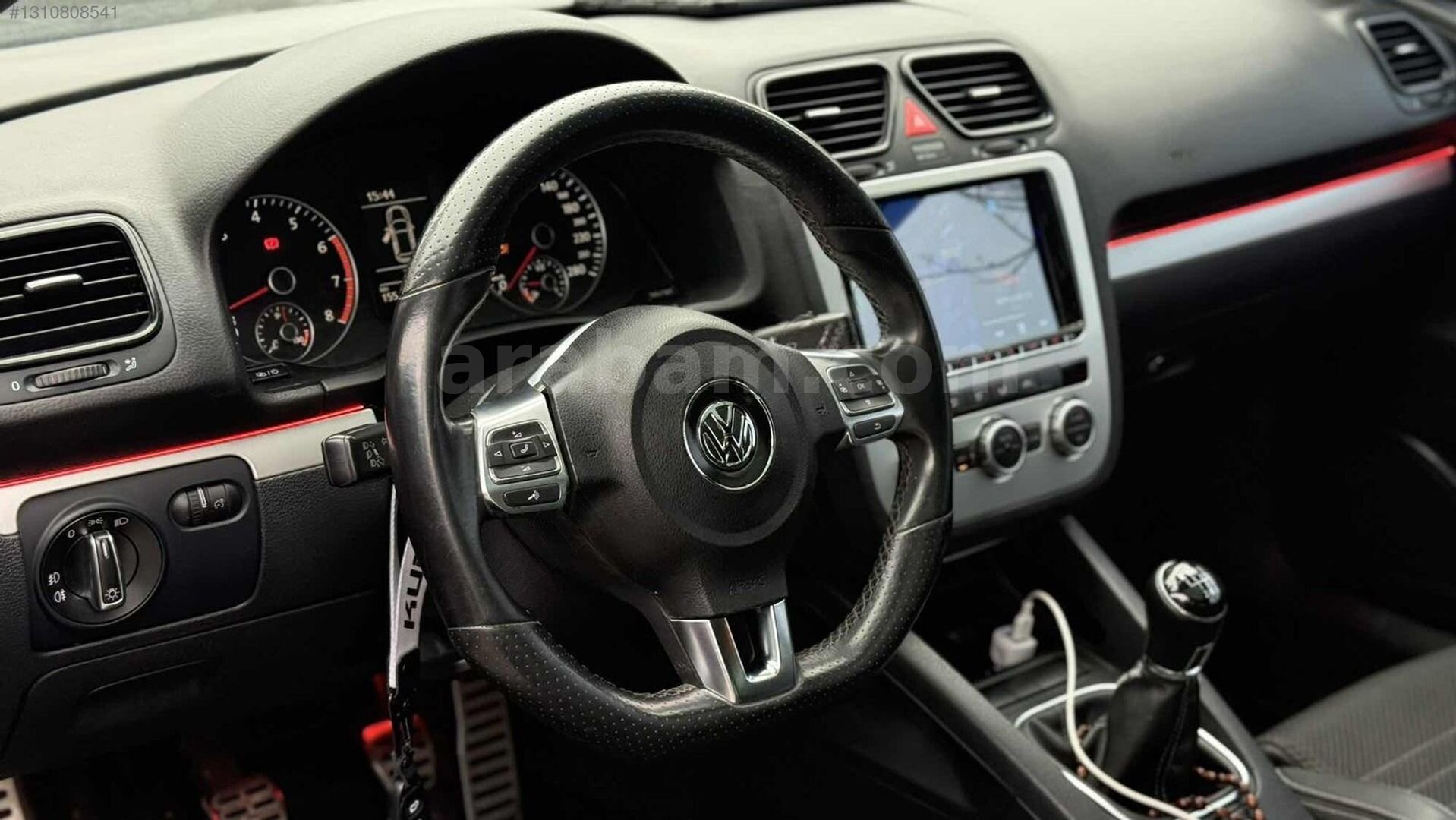 Galeriden Volkswagen Scirocco 1.4 TSi Sportline 2013 Model İstanbul 160.000 km Beyaz 7