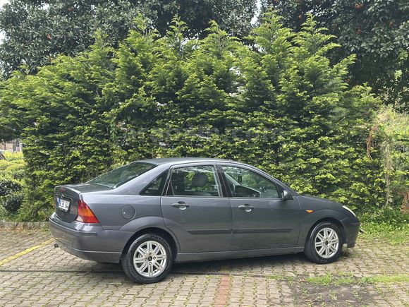 Sahibinden Ford Focus 1.6 Ghia 2005 Model 