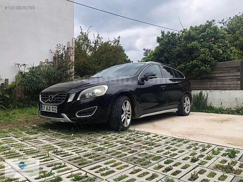 Galeriden Volvo V60 1.6 T4 R-Design 2011 Model Antalya 270.000 km Siyah