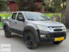 HATASIZ AYARINDA ISUZU D-MAX,6 İLERİ ŞANZUMAN 4x4 SORUNSUZ