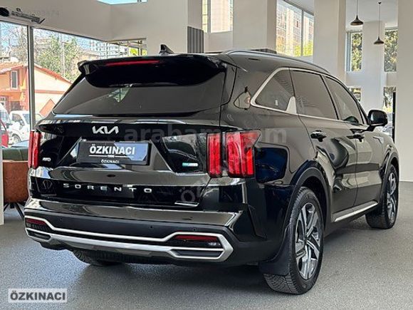 ÖZKINACI'DAN 2021 SORENTO 1.6 HYBRID 4X4 7KİŞİLİK-K.KARTA TAKSİT
