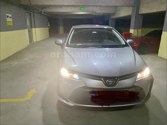 Sahibinden Toyota Corolla 1.8 Hybrid Dream 2019 Model Kocaeli 144000 km Gri (Gümüş)