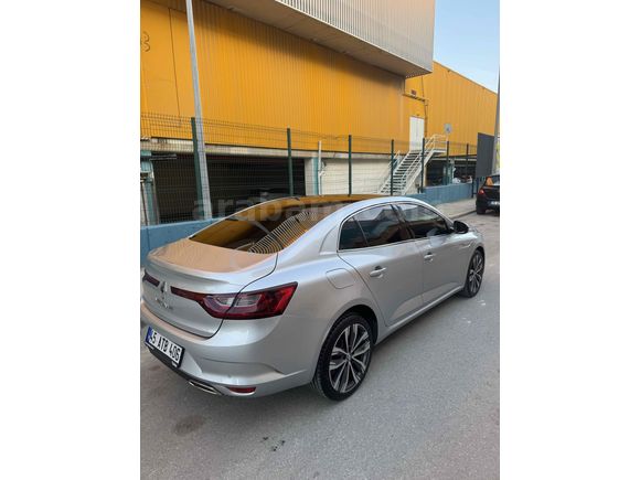 Sahibinden Renault Megane 1.3 TCe Icon 2024 Model 