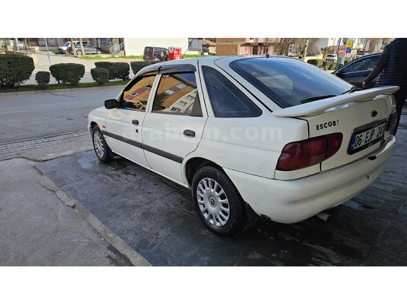 Son fiyat  ford escort
