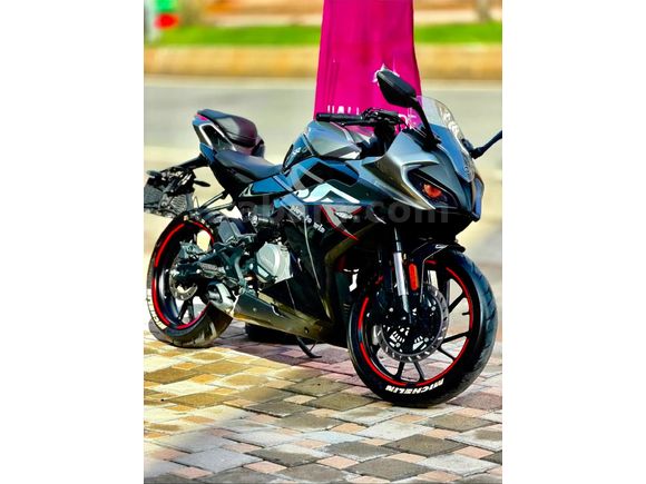 Sahibinden Hatasız dötbinyediyüz km de CFmoto 250SR