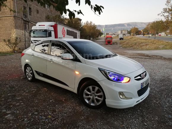 Sahibinden Hyundai Accent Blue 1.4 D-CVVT Biz 2013 Model