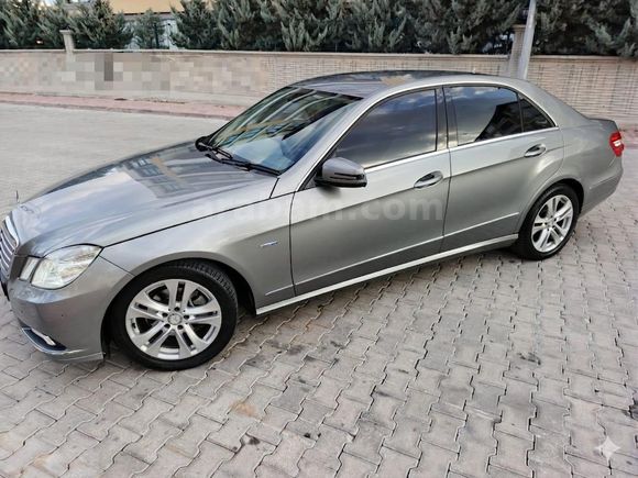 Mercedes - Benz E 200 CGI Elegance 2011 Model
