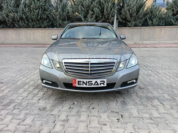 Mercedes - Benz E 200 CGI Elegance 2011 Model