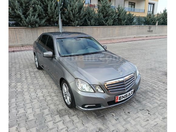 Mercedes - Benz E 200 CGI Elegance 2011 Model