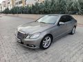 Mercedes - Benz E 200 CGI Elegance 2011 Model