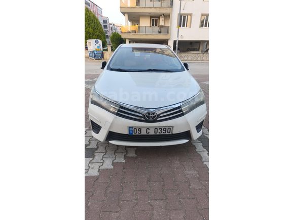Sahibinden Toyota Corolla 1.33 Life 2013 Model  123.000 km Beyaz