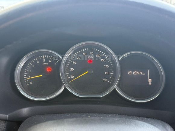 DEĞİŞENSİZ MAKYAJLI 2017 RENAULT SYMBOL 90HP OTOCAZİPTEN !!!