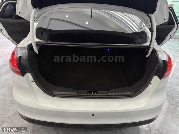 2018 ÇIKIŞLI HATASIZ DEĞİŞENSİZ FORD FOCUS 1.5TCDİ TREND X