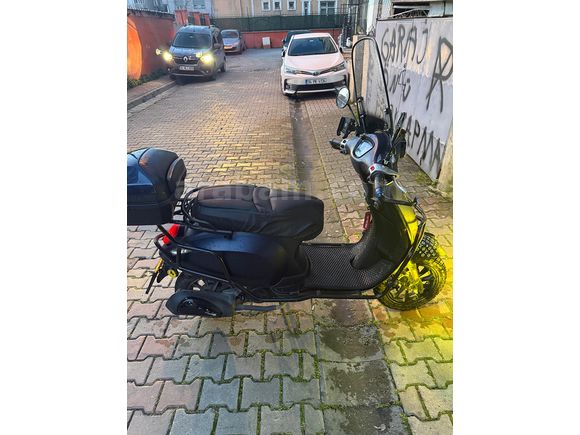 TERTEMİZ FULL+FULL 2700 KM DE  2025 SIFIR GİBİ