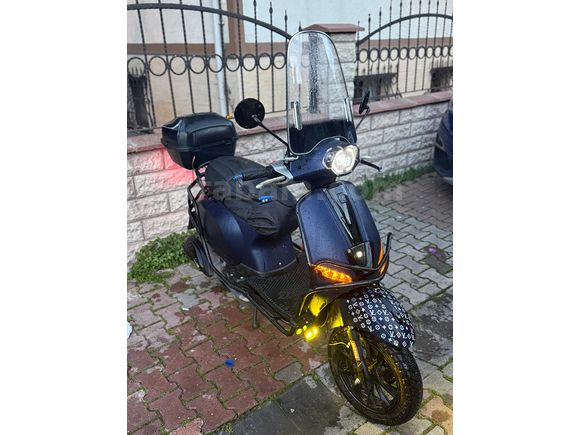 TERTEMİZ FULL+FULL 2700 KM DE  2025 SIFIR GİBİ