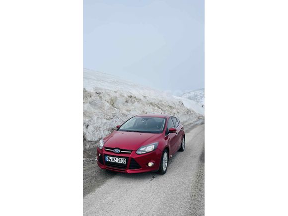Sahibinden Ford Focus 1.6 TDCi Style 2011 Model  227.000 km Kırmızı