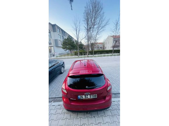 Sahibinden Ford Focus 1.6 TDCi Style 2011 Model  227.000 km Kırmızı