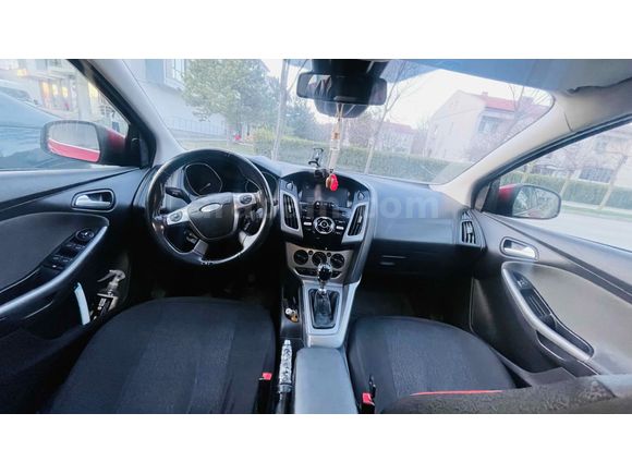 Sahibinden Ford Focus 1.6 TDCi Style 2011 Model  227.000 km Kırmızı