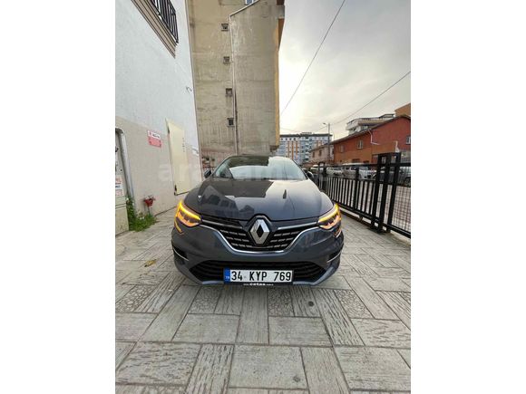 RAMS MOTORS’DAN  Renault Megane 1.3 TCe Icon 2024 Model İstanbul 30.000 km Mavi (metalik)