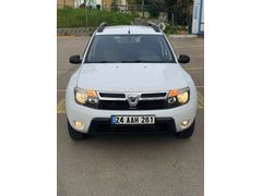 Galeriden Dacia Duster 1.5 dCi Laureate 2013 Model İstanbul 63.000 km Beyaz