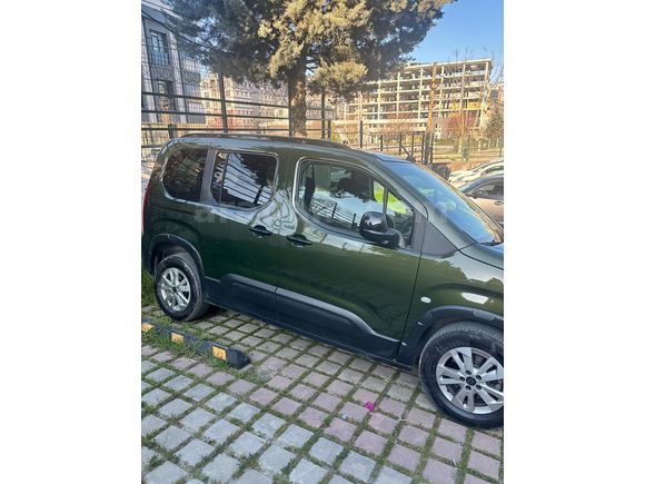 Sahibinden Peugeot Rifter 1.5 BlueHDI Allure 2025 Model 