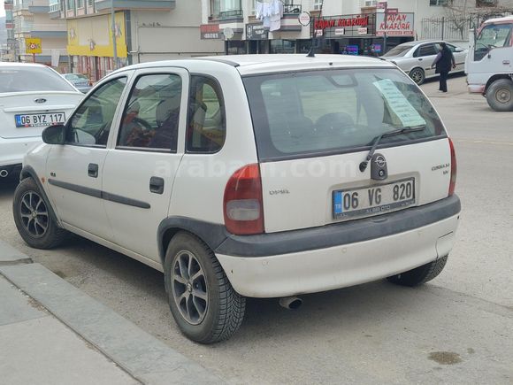 Sahibinden Opel Corsa 1.4 GLS 2000 Model  270.000 km Beyaz