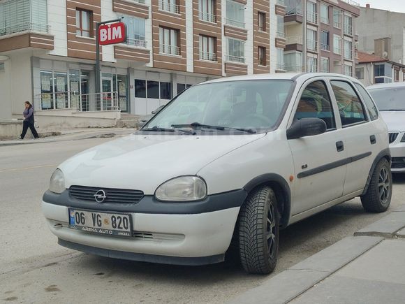 Sahibinden Opel Corsa 1.4 GLS 2000 Model  270.000 km Beyaz