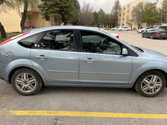 Sahibinden Ford Focus 1.6 Ghia 2005 Model