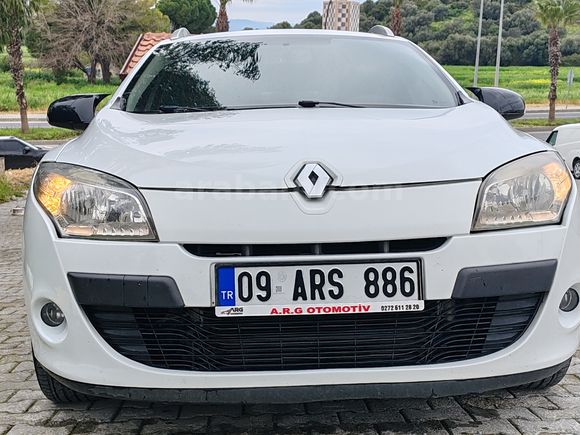Sahibinden Renault Megane 1.5 dCi Sport Tourer Expression 2012 Model 