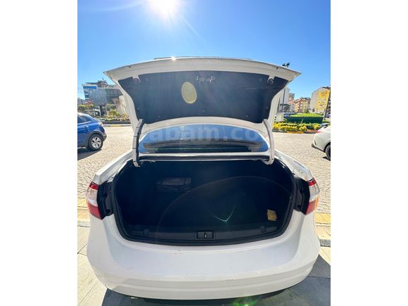 Sahibinden Renault Fluence 1.5 dCi Touch Plus 2013 Model  327.000 km Beyaz