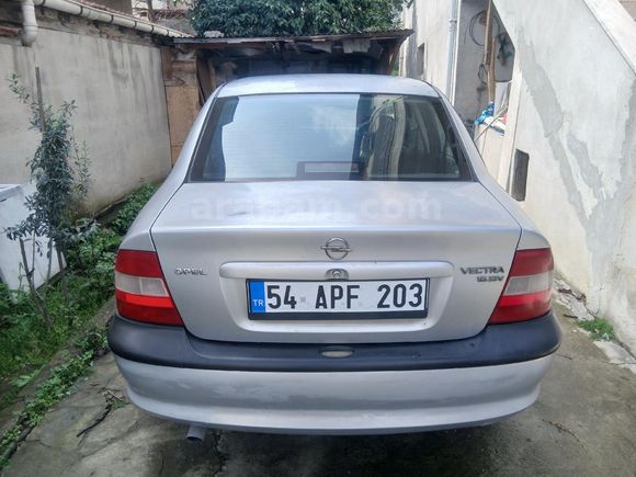 Opel Vectra 1.6 klimalı. Sakarya