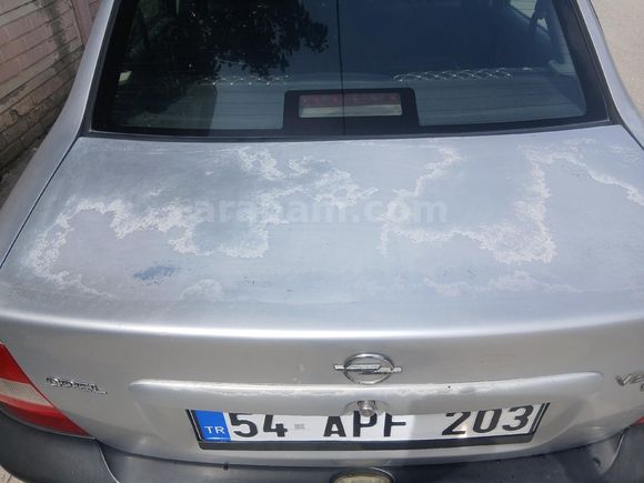 Opel Vectra 1.6 klimalı. Sakarya