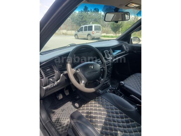 Opel Vectra 1.6 klimalı. Sakarya