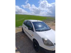 Sahibinden Ford Fiesta 1.4 TDCi Comfort 2005 Model  415.000 km Beyaz