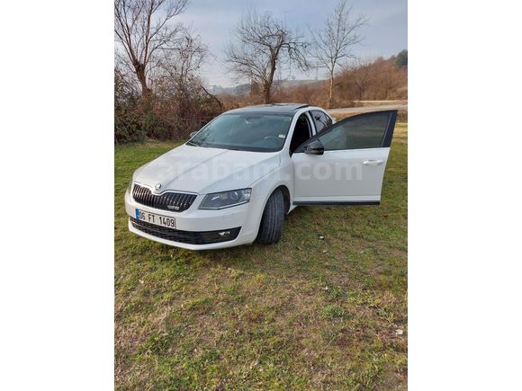 Sahibinden Skoda Octavia 1.6 TDI Style 2015 Model Bursa 198.000 km Beyaz