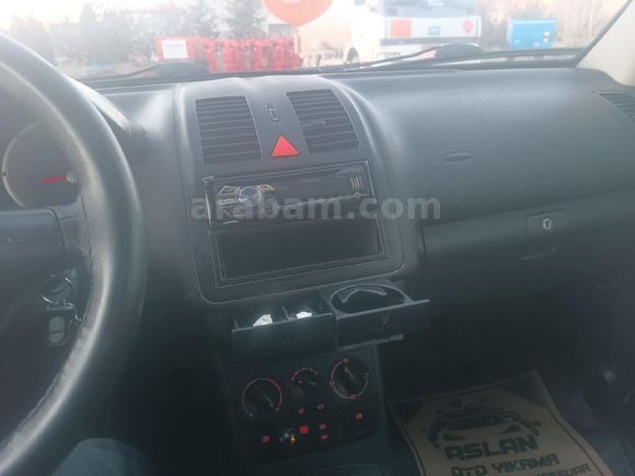 Sahibinden Volkswagen Polo 1.6 2000 Model  290.000 km Beyaz