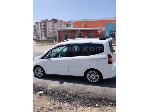 Sahibinden Ford Tourneo Courier 1.6 TDCi Titanium Plus 2015 Model  145.000 km Beyaz