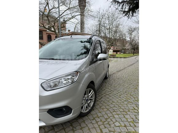 Sahibinden Ford Tourneo Courier 1.5 TDCi Titanium 2022 Model