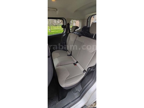Sahibinden Ford Tourneo Courier 1.5 TDCi Titanium 2022 Model