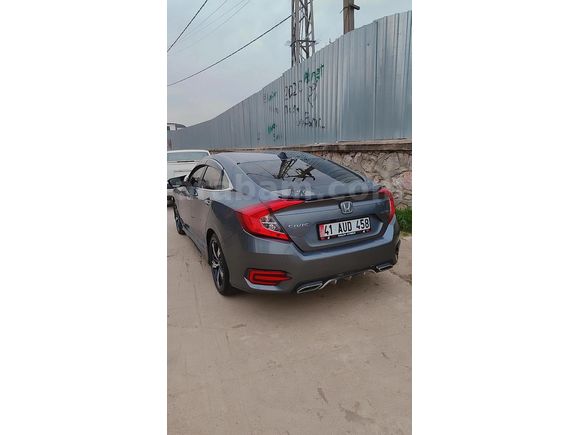 Sahibinden Honda Civic 1.6i DTEC Sport 2018 Model  138.000 km Yeşil