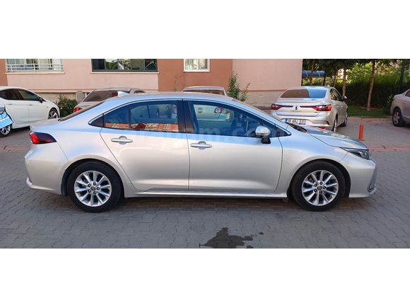 Sahibinden Toyota Corolla 1.5 Dream 2021 Model 