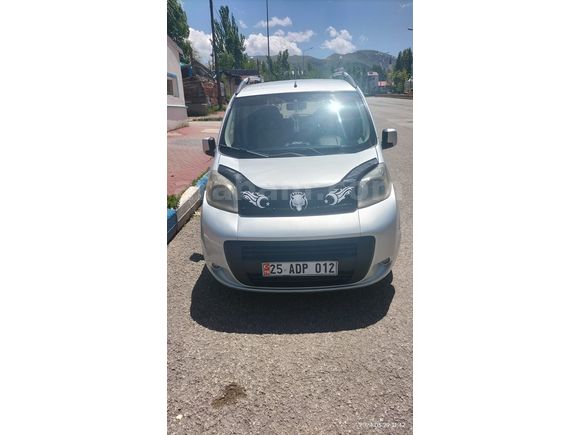 Sahibinden otomobil ruhsatlı Fiat Fiorino Combi 1.3 Multijet Emotion muayene 2028 5 Mayıs 2009 Model Erzurum